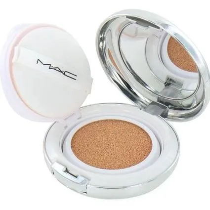 MAC Lightful C+ Compact Foundation SPF 50, Light Plus Rose, 12 g - Make-up mit Lichtschutzfaktor 50 für perfekten Teint und Hautschutz, ideal für strahlende Haut im Alltag.