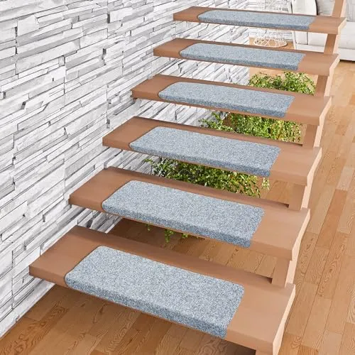 Pergamon Trend Nadelfilz Stufenmatte Bent Grau - Stufenmatte aus 100% Polypropylen, eckig mit rutschfester Filzrückenbeschichtung, ideal für sicheren Halt und Komfort auf Treppen.