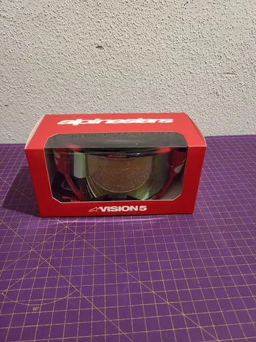 Alpinestars Vision 5 Blaze Crossbrille - Rot/Weiß mit Gold-Verspiegelung - Sportbrillen für alle Leistungsstufen, mit leichtem A-FLEX-Rahmen und innovativem RAM-AIR-Belüftungssystem für optimalen Komfort und Sicht.