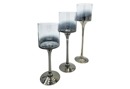 Meinposten Kerzenleuchter Set aus Glas - 3er Set für Stumpenkerzen - Elegantes Kerzenleuchter Set aus hochwertigem Glas – ideal für festliche Anlässe. Flexibel einsetzbar für Teelichter und Stumpenkerzen, sorgt es für stimmungsvolle Akzente in Ihrem Zuhause.