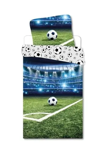 BrandMac Baby Bettwäsche Fußball 100 x 135 cm, 100% Baumwolle - Bettdecken für kleine Fußballfans: Hochwertige Wendebettwäsche mit Fußballstadion-Motiv, waschbar bis 60°C und aus 100% Baumwolle, pflegeleicht und mit Reißverschluss.