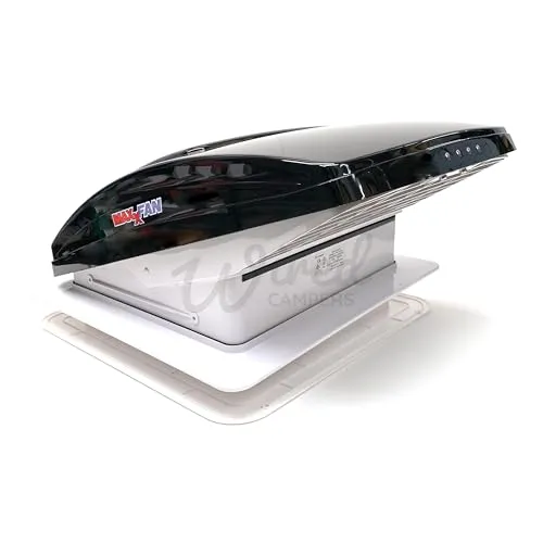 MAXXAIR MaxxFan Deluxe Dachlüfter smoke - Schutzhüllen für Gartenmöbel und Dachlüfter, 12 V mit UV-beständiger Abdeckung, schützt vor Regen und sorgt für optimale Luftzirkulation im Fahrzeug.