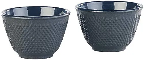 Rosenstein & Söhne Teetasse asiatisch: 2er-Set asiatische Teebecher aus Gusseisen und Emaille, schwarz (Teebecher Japan, Teeschale Matcha, Isolierbecher)