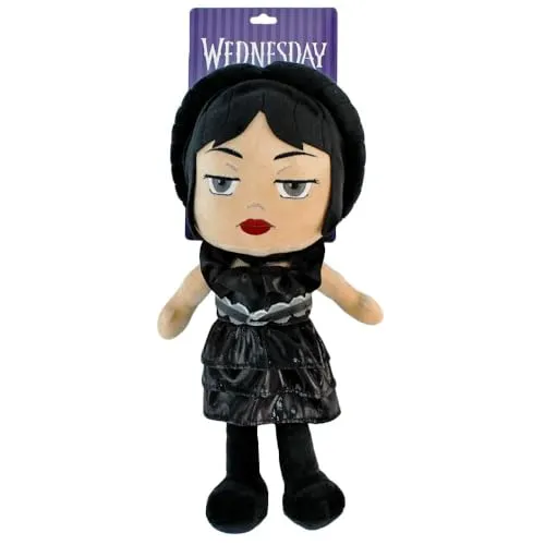Play by Play Kuscheltier Wednesday Puppe - 32 cm Plüschfigur - Kuscheltiere: Die ca. 32 cm große Wednesday Puppe begeistert mit gestickten Details und dem originalgetreuen Outfit aus der Netflix Serie. Ideal zum Sammeln, Spielen oder Verschenken für Fans der Addams Family.