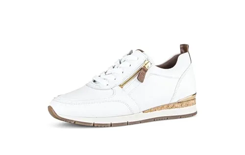 Gabor Damen Low-Top Sneaker in Weiß/Camel - Sportliche Low-Top Sneaker mit komfortabler Mehrweite und hochwertigem Lack-Obermaterial. Ideal für Freizeit und Alltag, bieten sie eine bequeme Passform und stilvolles Design.