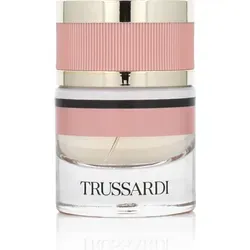 Trussardi Trussardi Eau de Parfum 30 ml - Damenduft mit provokantem Sex-Appeal, ideal für edle Anlässe. Erleben Sie ein intensives Dufterlebnis und überzeugen Sie sich von unserer schnellen Lieferung und besten Preisen.