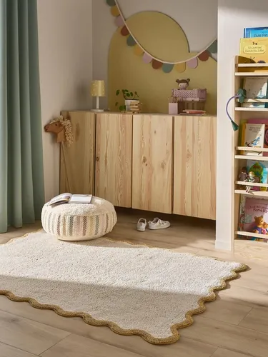 Lytte Waschbarer Kinderteppich Emilia Gelb 90x130 cm - Kreativer und waschbarer Teppich für das Kinderzimmer, der Wärme und Gemütlichkeit bringt. Ideal für eine individuelle Raumgestaltung und pflegeleicht für den Alltag.