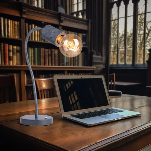 Bewegliche Tischleuchte aus Aluminium in Silber von ETC Shop