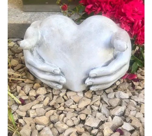Radami Gartenfigur Herz in Hände Skulptur Grabschmuck Grab Dekoration