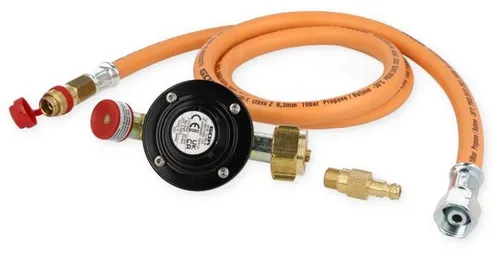 Regler-Schlauch-Set M50-F/SBS, 1,20 Meter - Schlauchset für Gasflaschen, ideal für sicheres Kochen im Freien mit einer Durchflussmenge von 2 kg/h und einem Arbeitsdruck von 50 mbar.