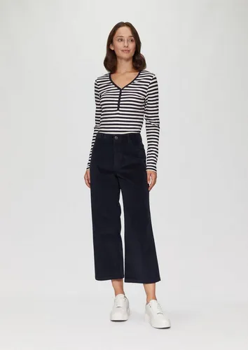 s.Oliver Elastische Culotte aus Cord - Stilvolle und bequeme Culotte mit High Rise Bund und Gürtelschlaufen. Die elastische Cordstruktur sorgt für optimalen Tragekomfort und die praktische Gesäßtasche bietet zusätzlichen Stauraum.