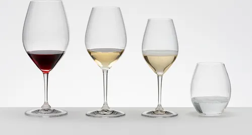 RIEDEL 6422/01-4 WINE FRIENDLY 001 - MAGNUM Weinglas 4er Set - Weingläser - 4er Set für ein einzigartiges Trinkerlebnis, perfekt für Einsteiger und ideal für eine Vielzahl von Weinen. Spülmaschinenfest und rebsortenspezifisch gefertigt.