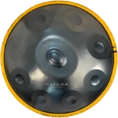 Patera HPDM-2 D Minor B-Stock Handpan - B-Stock Patera Handpan D Minor, handgefertigt aus nitriertem Stahl, 55cm Durchmesser, inklusive hochwertiger Tasche und Reinigungstuch, ideal für Musikliebhaber!