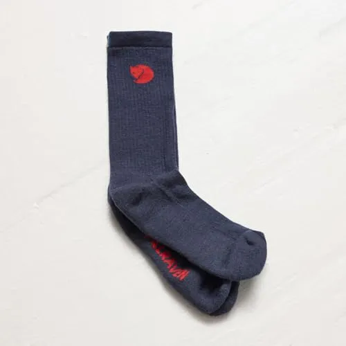 Fjällräven Wool Socken Größe 36, blau - Freizeitsocken aus hochwertiger Wolle, bieten optimalen Komfort und Wärme für Alltag, Wanderungen und gemütliche Hüttenabende.