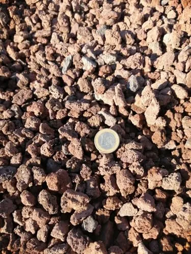 Der Naturstein Garten Lava Mulch 8–16mm für Garten und Aquarium, Frostfest, Geruchlos, als Mulch und Dekoration, langfristige Bodenverbesserung - 25kg