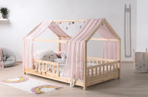 Ticaa Hausbett Kim mit Rausfallschutz aus Kiefer - Abenteuerbett für Kinder, höhenverstellbar und mit variablem Rausfallschutz für optimale Sicherheit. Inklusive Tüll-Set für kreative Gestaltungsmöglichkeiten.