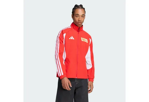 ADIDAS Union Berlin Home Anthem Jacket - Die Union Berlin Anthem Jacke von adidas vereint sportliches Design mit Alltagstauglichkeit. Der Stehkragen sorgt für Struktur, während das strapazierfähige Material und der durchgehende Reißverschluss für Komfort an hektischen Tagen sorgen.