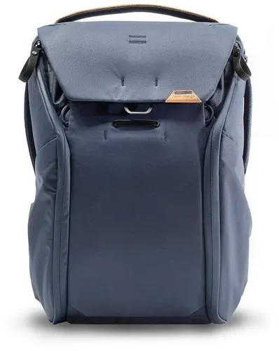 Peak Design Everyday Backpack 20 l v3 Midnight - Kameratasche mit herausnehmbaren Trennwänden, ideal für Systemkameras und Laptops bis 15 Zoll, witterungsbeständig und schnell zugänglich dank Magnetverschluss.