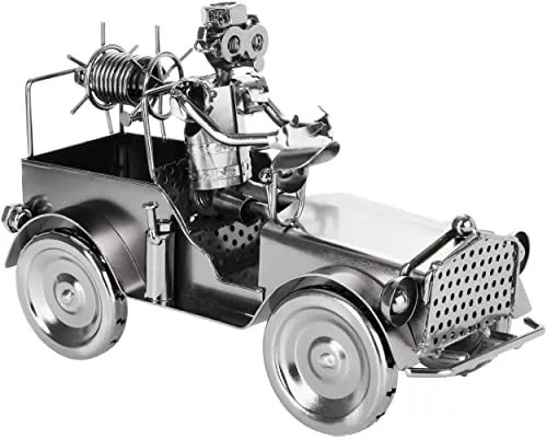 BRUBAKER Schraubenmännchen Feuerwehrauto - Handgefertigte Metallfigur - Sammlerfiguren: Einzigartiges, handgefertigtes Schraubenmännchen in Form eines Feuerwehrautos, ideal als originelles Geschenk für Feuerwehrliebhaber.