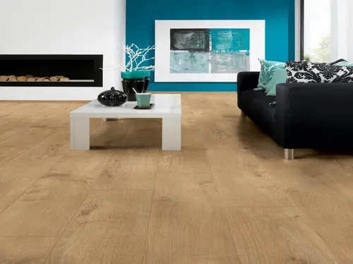 KRONO Laminat Super Natural Eiche Landhausdiele 8 mm - Hochwertiges KronoFlooring Laminat in Eiche-Optik, ideal für eine stilvolle Raumgestaltung. Mit Klick-Verbindung einfach zu verlegen und äußerst strapazierfähig für den täglichen Einsatz.