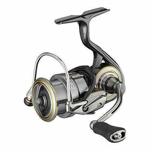 Daiwa 21 Luvias Airity LT 2500-XH - Hochwertige Angelrolle für Süßwasserangeln, extrem leicht und ideal für präzises Fischen. Mit 11 Kugellagern und einem Schnureinzug von 87 cm überzeugt sie durch Leistung und Komfort.