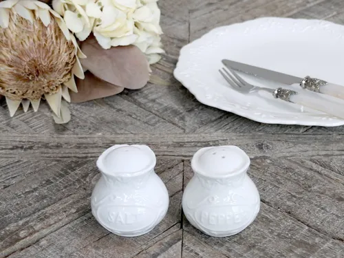 Annimuck Salz- / Pfefferstreuer Chic Antique Provence Salz & Pfeffer Streuer H6 cm weiß, (2-tlg)