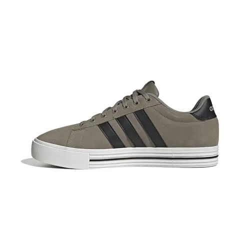 adidas Unisex Daily 4.0 Schuhe - Sportlich, stylisch und nachhaltig - Herren-Sneaker mit regulärer Passform, Obermaterial aus Leder und mindestens 20 % recycelten Materialien für umweltbewusste Träger.