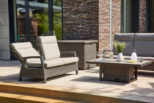 Siena Garden Gartenlounge-Set Corido, 8-tlg - Stilvoll entspannen - Garten-Lounge-Set mit 2 Sesseln, 1 Bank, 1 Tisch und 4 Auflagen, bietet höchsten Sitzkomfort durch extra starke Kissen und innovatives Design mit Aluminium-Details für eine moderne Atmosphäre.