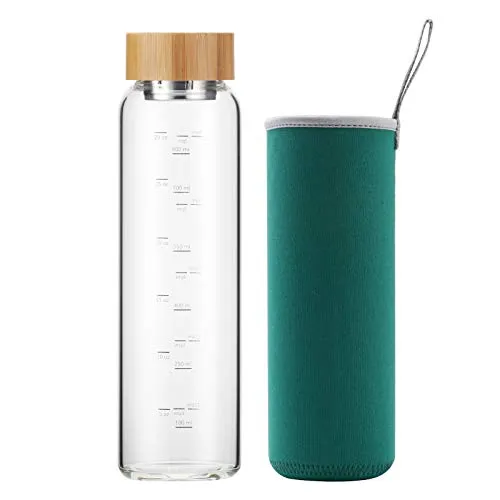 sunkey Glasflasche 1 Liter Trinkflasche aus Borosilikat Glas mit Schutzhülle Bambusdeckel, Wasserflasche mit Zeitmarkierungen To Go 1000ml (Grün)