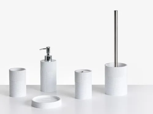 Badaccessoires Set 5-teilig SEPAHUA Weiß - Modernes Badaccessoires-Set aus Kunstharz mit geometrischem Muster. Es sorgt für Ordnung und Hygiene im Badezimmer mit praktischen Utensilien wie Seifenspender und Zahnbürstenhalter.