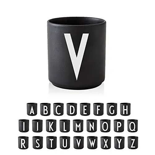 Design Letters Personalisierte Tasse A-Z in schwarz von DESIGN LETTERS