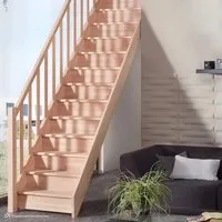 Treppen Intercon Holztreppe Casablanca – Raumspartreppe Buche Massiv - Vielseitige Massivholztreppe Casablanca aus robuster Buche, ideal für Geschosshöhen bis 280 cm. Einfache Montage, hohe Trittsicherheit und natürliche Optik machen sie zur perfekten Wahl für jedes Zuhause.