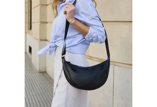 Gusti Leder Umhängetasche Erika - Umhängetasche aus hochwertigem, schwarzem Leder, ideal für urbanen Lifestyle mit viel Platz für Essentials und verstellbarem Schulterriemen.