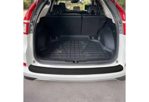 OMAC Ladekantenschutz für Honda CR-V 2012-2018 - Abdeckblenden – Schützt die Ladefläche vor Kratzern und Stößen mit maßgeschneiderter Passform, einfache Installation ohne Bohren für ultimativen Schutz und elegantes Design.