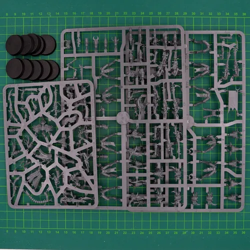 Warhammer 40.000 - Kill Team Hand of the Archon - Gesellschaftsspiel mit 10 Kabaliten-Miniaturen, anpassbar für Kill Team und Drukhari-Armeen, ausgestattet mit tödlichen Waffen für maximalen Spielspaß.