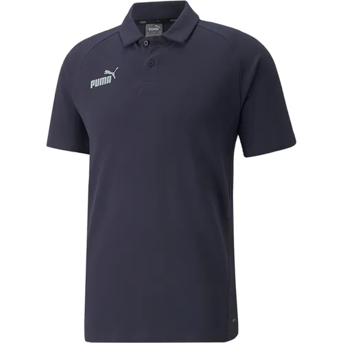 Puma teamFINAL Casuals Polo - Blau - Polo Shirt für Fußballer, aus leichtem und atmungsaktivem Material für höchste Leistungen, ideal für Training und Spiel.