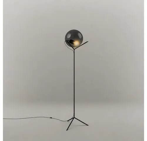 s.luce Stehlampe Orb Poseidon 175 cm mit Glaskugel in Rauch von s.luce