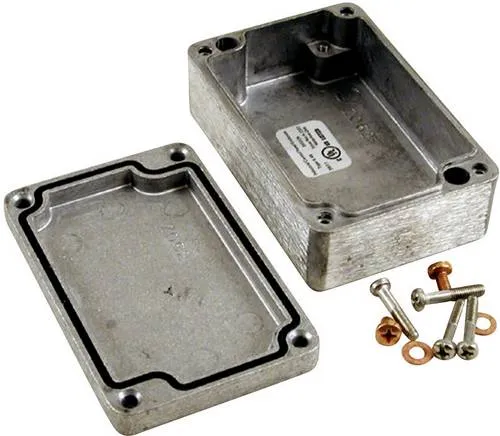 1590Z150 Alugehäuse - 220 x 120 x 80 mm - Universalgehäuse aus Aluminium, IP54 Schutzgrad, vibrationsbearbeitet für glatte Oberflächen und scharfe Kanten, erhältlich in unlackiert oder langlebig beschichtet.