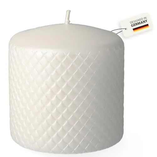 Stumpenkerze Barcelona | weiß | 9x9cm | Brenndauer: ca. 52 h | ohne Duft | Adventskerze | Deko Kerze für Weihnachten, Adventskranz