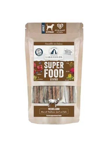 Lakefields SUPERFOOD Sticks | Premium Hundeleckerli vom Weidelamm | 61% Fleisch | 130g | Getreidefreie & nährstoffreiche Hunde Snacks | Heidelbeeren, Spinat & Hagebutte | Entwickelt mit Tierärzten