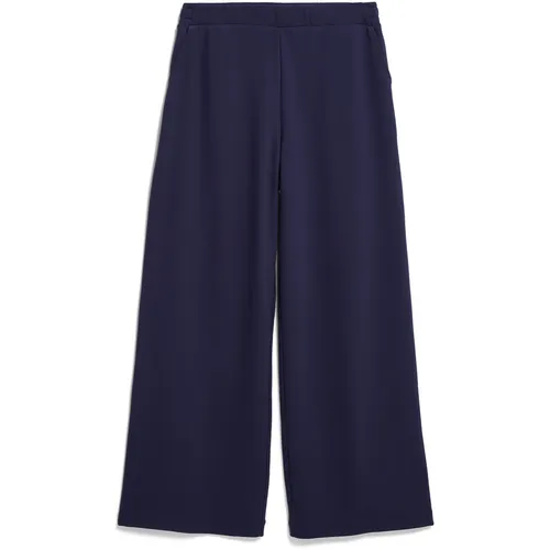 ARMEDANGELS Damen Jerseyhose HIMAARI Regular Fit in Tinted Navy - Hochwertige Jerseyhose aus LENZING™ ECOVERO™ Viskose-Mix, nachhaltig produziert in Portugal. Ideal für einen komfortablen und stilvollen Look.