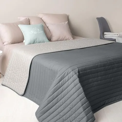 Luxus Tagesdecke 220x240 – Kuscheldecke Beige-Grau - Tagesdecken für jeden Einrichtungsstil, wendbar und flauschig. Ideal als Sofadecke oder Bettüberwurf, pflegeleicht und OEKO-TEX zertifiziert.