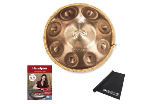 Patera Handpan HPDM-12 Compact Edelstahl D-Kurd - Handpan in D-Kurd-Stimmung mit 12 Tönen, kompaktem Design und harmonischem Klang. Ideal für meditative Klänge und musikalischen Ausdruck. Inklusive Lehrbuch und Mikrofasertuch.