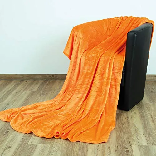 Bestlivings Kuscheldecke Celina, 180 x 220 cm - Flauschige Wohndecke in Orange - Bettdecken: Hochwertige Microfaser-Decke mit erstklassiger Wärmespeicherung, ideal für kalte Tage. Pflegeleicht, trocknergeeignet und in vielen Farben erhältlich.