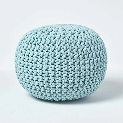 Homescapes Runder Strickpouf in Hellblau - Hochwertiger Pouf aus 100% Baumwolle, ideal für stilvolle Akzente in Wohnzimmer oder Jugendzimmer. Gemütliches Strick-Design für optimalen Sitzkomfort und vielseitige Kombinationsmöglichkeiten.