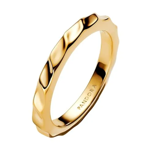 Pandora Gewellter Bandring aus 14 Karat Vergoldung, Gr. 52 - Eleganter Damenring aus der Essence Kollektion mit einzigartigem gewelltem Design, symbolisiert Freiheit und Stil – perfekt für individuelle Looks.