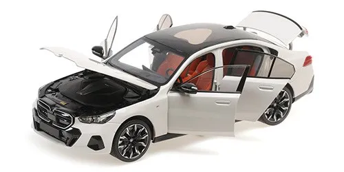 BMW Miniatur i5 G60 white metallic 1:18 - Modellbau, detailgetreue Nachbildung im Maßstab 1:18, perfekt für Sammler und Auto-Enthusiasten.
