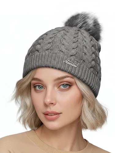 Neverless® Damen Strickmütze mit Fleecefutter Pudelmütze Wintermütze Warm & Gefüttert mit Bommel Model 1975 Hellgrau Unisize