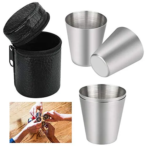 PERFETSELL 4 Stück Edelstahlbecher 30ml Klein Edelstahl Becher Schnaps Schnapsbecher Stapelbare Trinkbecher Flachmann Becher Camping Schnapsgläser Tragbar Metallbecher mit Lederetui für Outdoor Urlaub