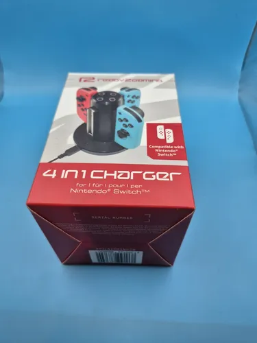 READY 2 GAMING R2GNSW4IN1CHA - Nintendo Switch Ladestation, Schwarz - Nintendo Switch Ladestation mit intelligentem Ladeschutz, einfachem Einschubdesign und LED-Indikatoren für den optimalen Ladezustand Ihrer Joy-Cons.
